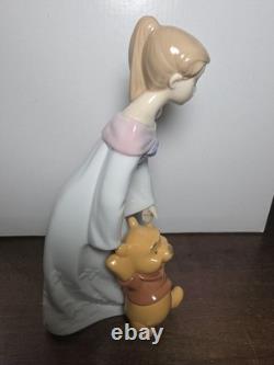 Rare Lladro Nao DISNEY, FUN WITH WINNIE THE POOH Figurine #1593 Read
