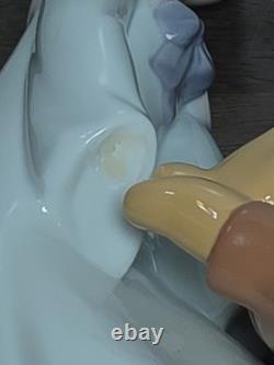 Rare Lladro Nao DISNEY, FUN WITH WINNIE THE POOH Figurine #1593 Read