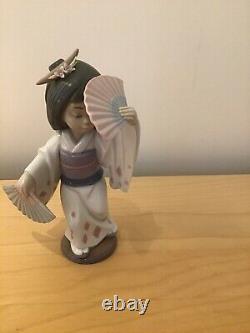 Rare Lladro Oriental Dance Geisha Girl Holding Her Fans Stunning Figurine 6230
