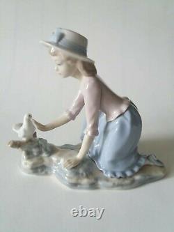 Rare Lovely Lladro Nao Figure Caressing The Dove 0267