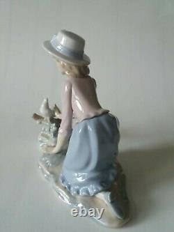 Rare Lovely Lladro Nao Figure Caressing The Dove 0267