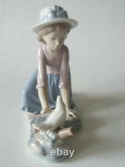 Rare Lovely Lladro Nao Figure Caressing The Dove 0267