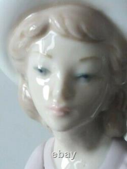 Rare Lovely Lladro Nao Figure Caressing The Dove 0267