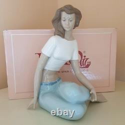Rare NAO by Lladro 1330 Mediterranean Breeze Porcelain Sculpture figurine