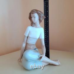Rare NAO by Lladro 1330 Mediterranean Breeze Porcelain Sculpture figurine