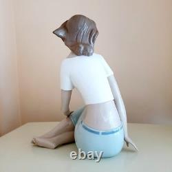 Rare NAO by Lladro 1330 Mediterranean Breeze Porcelain Sculpture figurine