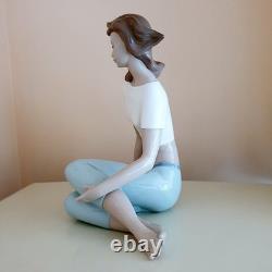 Rare NAO by Lladro 1330 Mediterranean Breeze Porcelain Sculpture figurine