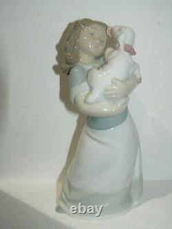 Rare Nao By Lladro Girl Holding Lamb Petal Pals #1498 Pretty Figure Lovely