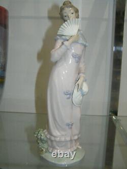 Rare Nao By Lladro Lady With Fan And Bonnet #0291 12 Inch Figure Beautiful