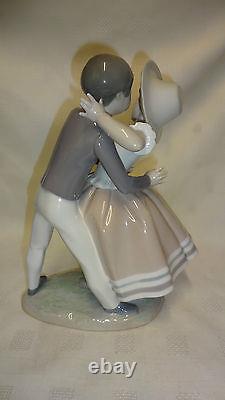 Rare Retired Lladro Spain Figure 4856 Waltz Time