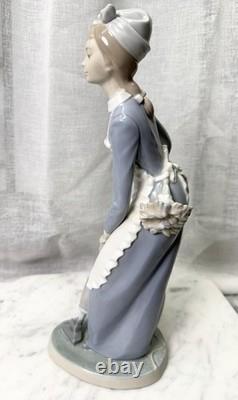 Rare Uncatalogued Vintage Lladró Porcelain Figurine Maid, Large