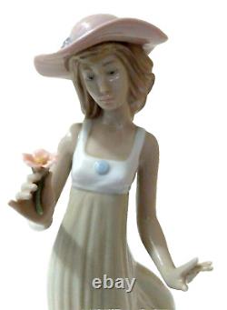 Retired 1991 Nao Lladro Spain Woman in Hat Flower Hand Made Porcelain Figure Box