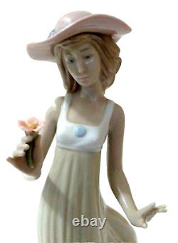 Retired 1991 Nao Lladro Spain Woman in Hat Flower Hand Made Porcelain Figure Box