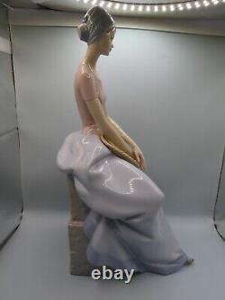 Retired Large Lladro Spain 13.5 Nao Figure 6384 A Quiet Moment