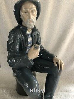 Retired Large Nao By Lladro Figure # 262 Old Sailor Fisherman With Pipe MINT