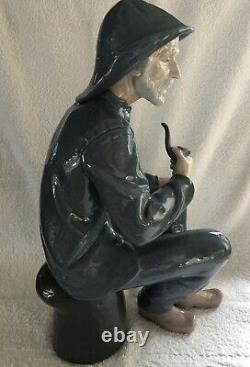 Retired Large Nao By Lladro Figure # 262 Old Sailor Fisherman With Pipe MINT