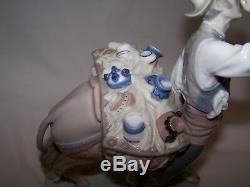 Retired Lladro Typical Peddler 4859 figurine