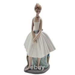Retired Nao By Lladro Standing Ballerina Figurine Ballet Pose 12.5 Tall Daisa