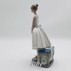 Retired Nao By Lladro Standing Ballerina Figurine Ballet Pose 12.5 Tall Daisa