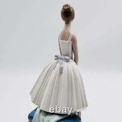 Retired Nao By Lladro Standing Ballerina Figurine Ballet Pose 12.5 Tall Daisa