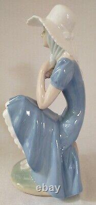 Retired Nao Porcelain Figurine. Girl with Straw Hat. Same Maker as Lladro. 1992