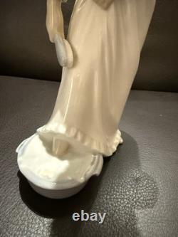 SPECIAL LLADRO Girl In Nightgown #0231 VINTAGE RETIREDSPECIALPERFECT