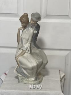 STUNNING AND RARE LLADRO-NAO Shy Love #0208 VERY LARGE 16in TALL RETIRED