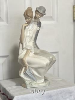 STUNNING AND RARE LLADRO-NAO Shy Love #0208 VERY LARGE 16in TALL RETIRED