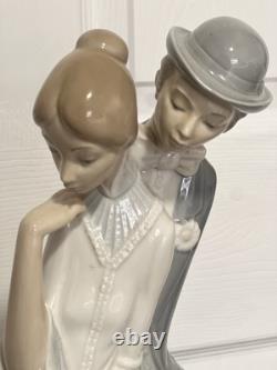 STUNNING AND RARE LLADRO-NAO Shy Love #0208 VERY LARGE 16in TALL RETIRED