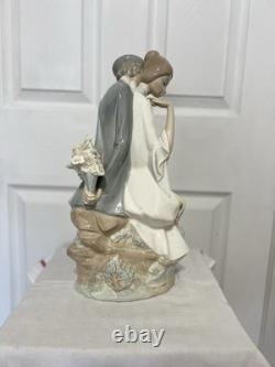 STUNNING AND RARE LLADRO-NAO Shy Love #0208 VERY LARGE 16in TALL RETIRED