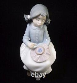 Spanish Nao by Lladro Counting Stitches Figure Figurine 1123 dated 1990