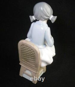 Spanish Nao by Lladro Counting Stitches Figure Figurine 1123 dated 1990