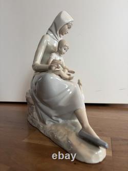 Spanish Porcelain Figurine Mother with Child and Goose Valencia Style 33cm High Gloss