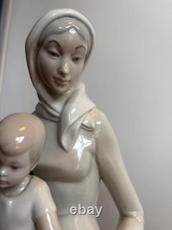 Spanish Porcelain Figurine Mother with Child and Goose Valencia Style 33cm High Gloss