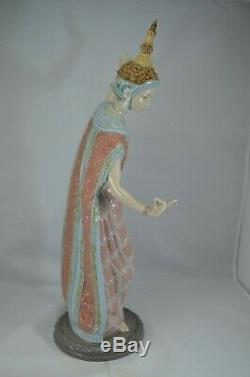 Stunning Lladro Figurine Siamese Dancer Ref. 5593