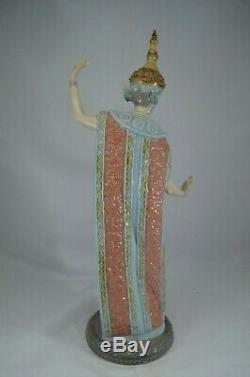 Stunning Lladro Figurine Siamese Dancer Ref. 5593