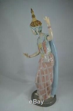 Stunning Lladro Figurine Siamese Dancer Ref. 5593