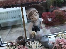 Stunning Rare Lladro Flowers Of The Season Lady / Girl Statue Figurine