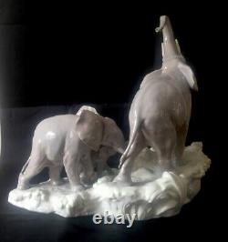 Stunning Very Large Lladro Porcelain Figure Elephants Walking L12m