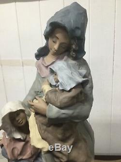 Superb Large Lladro'ties That Bind' #11766 Limited Edition Box & Coa