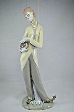 Superb Lladro Clown Figure Romantic Clown Ref 8055