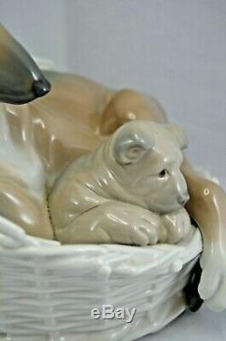 Superb Lladro Dog German Shepherd With Pup Ref 4731