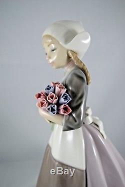 Superb Lladro Figurine Ingrid Dutch Girl With Tulips Ref. 5065