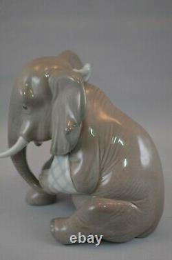 Superb & Rare Lladro Figure Painful Elephant Ref 5020