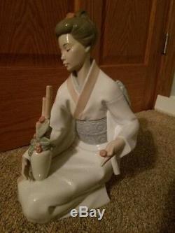 The Decorator Japanese Asian Woman Praying Porcelain Figure Nao By Lladro #1276
