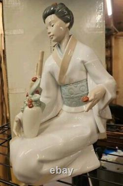 The Decorator Porcelain 14 Inch Figure NAO Lladro NEW IN BOX Lladro Style Glazed