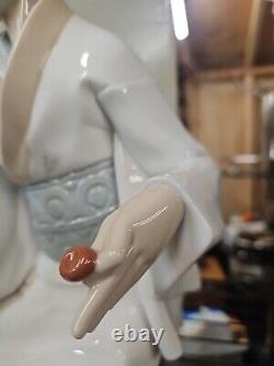 The Decorator Porcelain 14 Inch Figure NAO Lladro NEW IN BOX Lladro Style Glazed