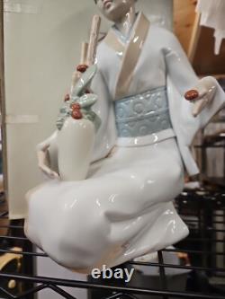 The Decorator Porcelain 14 Inch Figure NAO Lladro NEW IN BOX Lladro Style Glazed