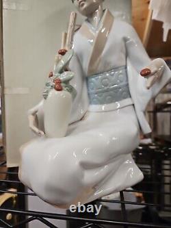 The Decorator Porcelain 14 Inch Figure NAO Lladro NEW IN BOX Lladro Style Glazed