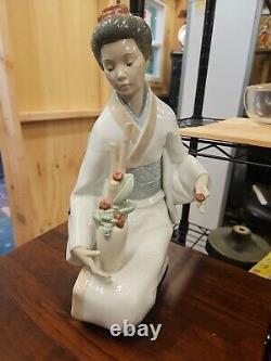 The Decorator Porcelain 14 Inch Figure NAO Lladro NEW IN BOX Lladro Style Glazed